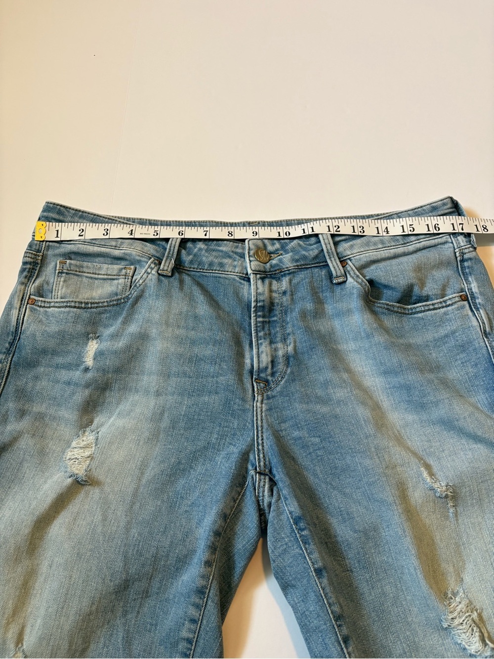 Mavi Distressed Light Wash Boyfriend cropped Jeans, Sz 31x27 - Picture 9 of 13